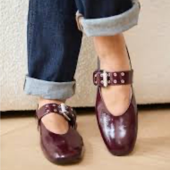 Zara Shoes - Zara buckle ballet flats